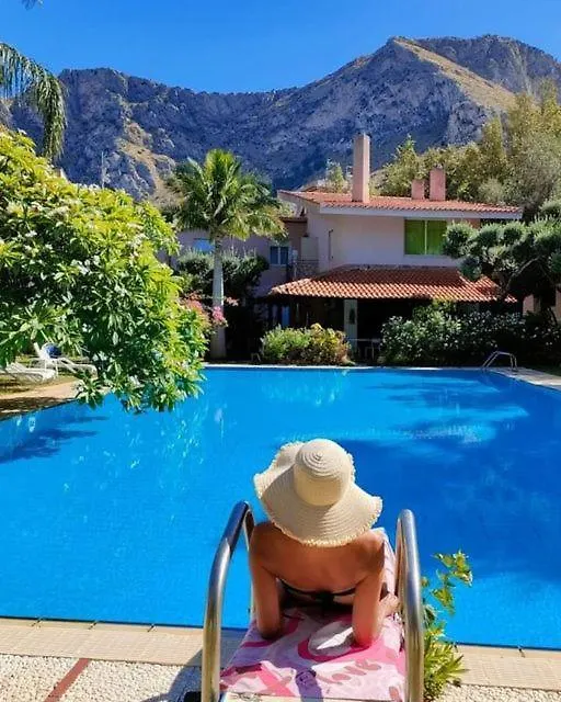 Villa Megna - Green Paradise B&B-1